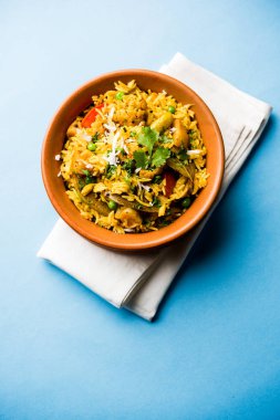 Masala pirinç veya masale bhat - baharatlı sebze kızarmış pilav / biryani veya Pulav genellikle sırasında yapılan düğün durumlarda maharashtra, Hindistan