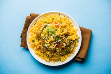Masala pirinç veya masale bhat - baharatlı sebze kızarmış pilav / biryani veya Pulav genellikle sırasında yapılan düğün durumlarda maharashtra, Hindistan