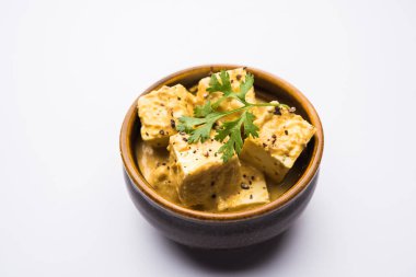 Malai veya achari Paneer içinde kırbaçlanan krem kullanılarak yapılan bir et suyu. bir hizmet tava servis. seçici odak