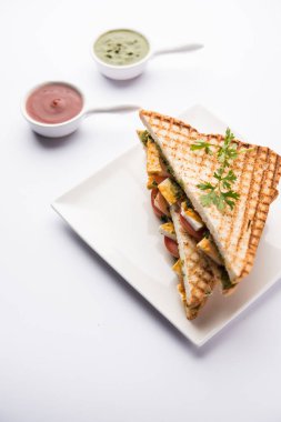 Paneer sandviç - Hint süzme peynir ve sebze ve Hint turşusu kullanma
