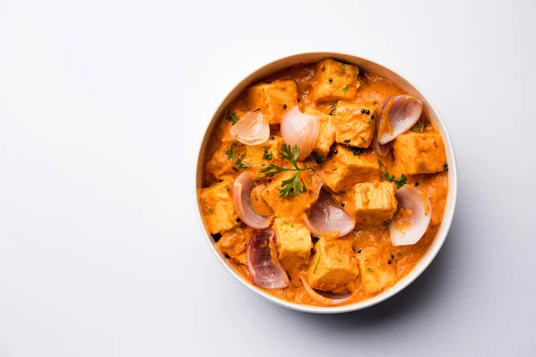 Paneer Pyaza 是一个受欢迎的旁遮普素食食谱使用的山寨奶酪立方体与大量的洋葱在肉汁 — 图库照片