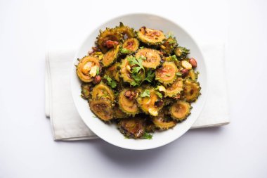 Lezzetli acı kavun köri, Hindistan'dan sağlıklı gıda. seçici odak