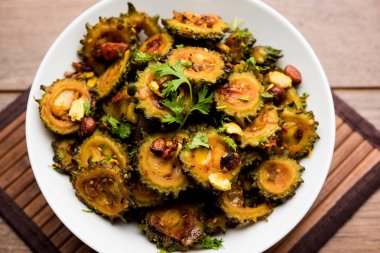 Lezzetli acı kavun köri, Hindistan'dan sağlıklı gıda. seçici odak