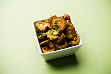 Lezzetli acı kavun köri, Hindistan'dan sağlıklı gıda. seçici odak