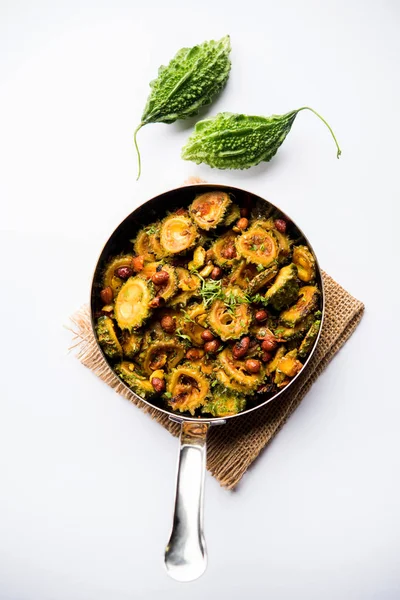 Gekochte Bittere Melone Kürbis Oder Karela Sabzi Einer Schüssel Serviert — Stockfoto