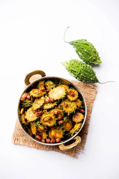 Gekochte Bittere Melone Kürbis Oder Karela Sabzi Einer Schüssel Serviert — Stockfoto