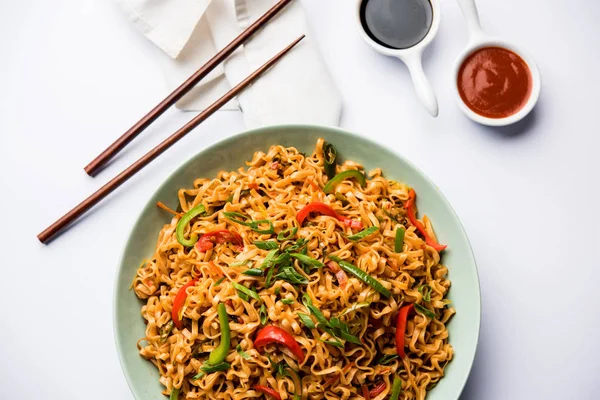 Schezwan Groenten Noedels Een Pittige Smakelijke Roer Gebakken Platte Hakka — Stockfoto