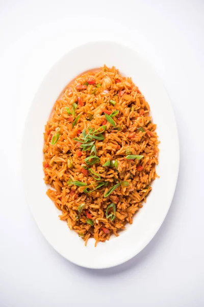 Schezwan Fried Rice Masala Популярная Индокитайская Еда Подаваемая Тарелке Миске — стоковое фото