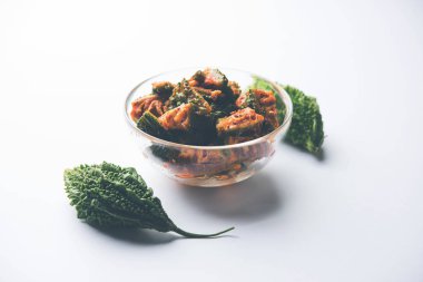 Karela Achar / acı kabak turşu, popüler Hint tarifi