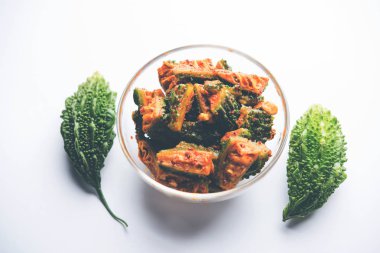 Karela Achar / acı kabak turşu, popüler Hint tarifi