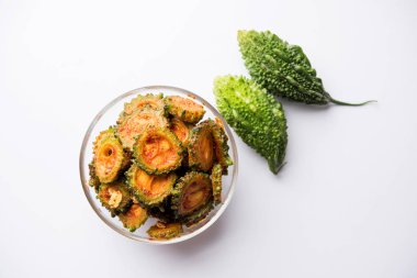 Karela Achar / acı kabak turşu, popüler Hint tarifi