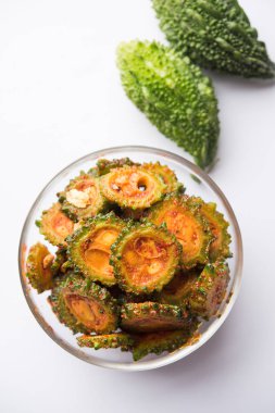 Karela Achar / acı kabak turşu, popüler Hint tarifi