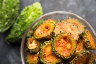 Karela Achar / acı kabak turşu, popüler Hint tarifi