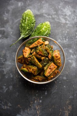 Karela Achar / acı kabak turşu, popüler Hint tarifi