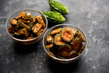 Karela Achar / acı kabak turşu, popüler Hint tarifi