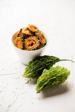 Karela Achar / acı kabak turşu, popüler Hint tarifi