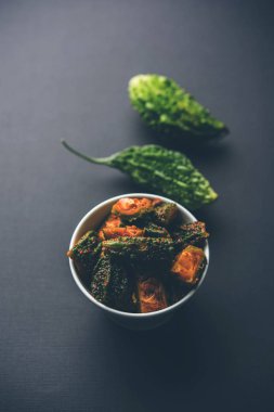 Karela Achar / acı kabak turşu, popüler Hint tarifi