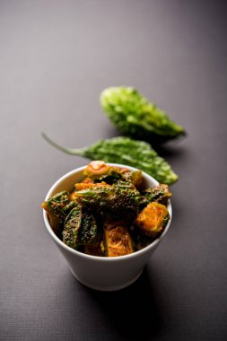 Karela Achar / acı kabak turşu, popüler Hint tarifi