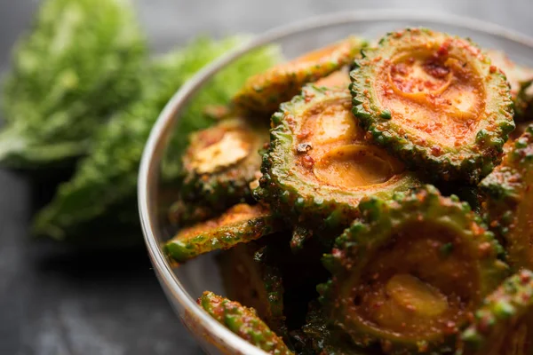 Karela Achar / acı kabak turşu, popüler Hint tarifi