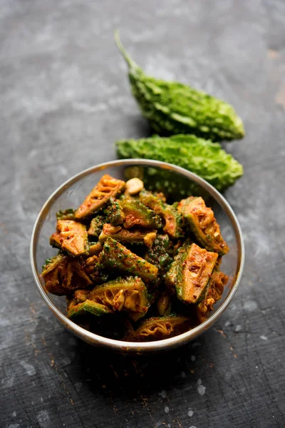 Karela Achar / acı kabak turşu, popüler Hint tarifi