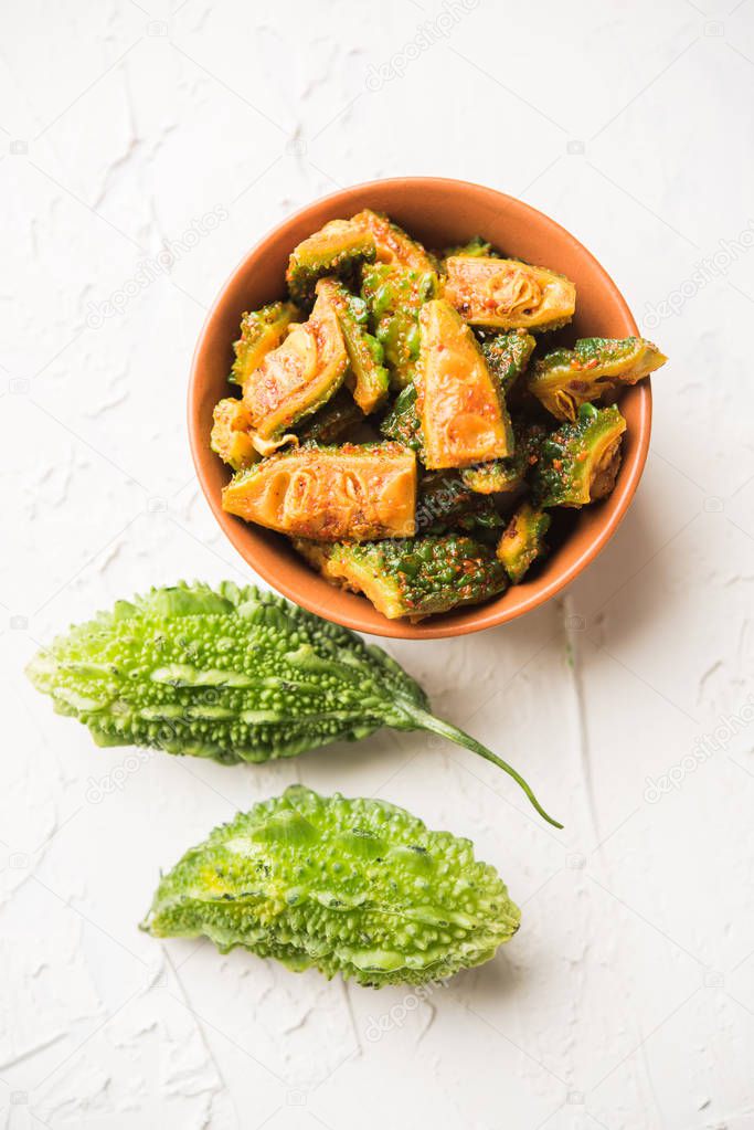 Karela Achar / Bitter Gourd Pickle, popular receta india 2022