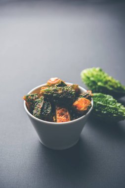 Karela Achar / acı kabak turşu, popüler Hint tarifi