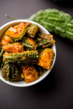 Karela Achar / acı kabak turşu, popüler Hint tarifi