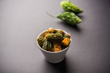 Karela Achar / acı kabak turşu, popüler Hint tarifi