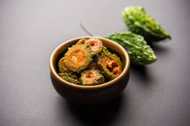 Karela Achar / acı kabak turşu, popüler Hint tarifi