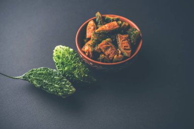 Karela Achar / acı kabak turşu, popüler Hint tarifi
