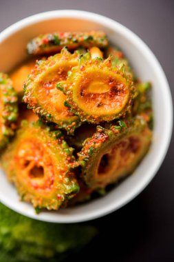 Karela Achar / acı kabak turşu, popüler Hint tarifi
