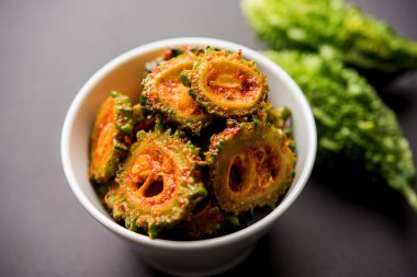 Karela Achar / acı kabak turşu, popüler Hint tarifi