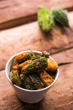 Karela Achar / acı kabak turşu, popüler Hint tarifi