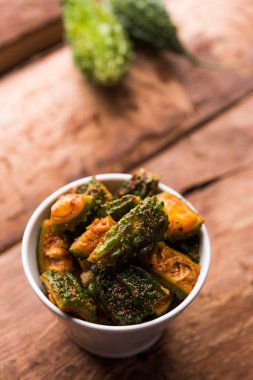 Karela Achar / acı kabak turşu, popüler Hint tarifi