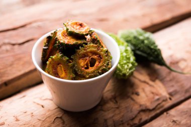 Karela Achar / acı kabak turşu, popüler Hint tarifi