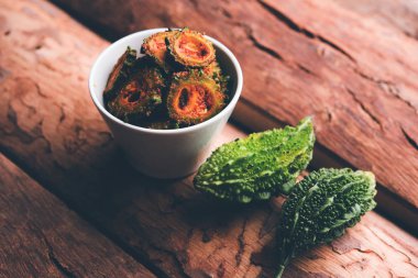 Karela Achar / acı kabak turşu, popüler Hint tarifi