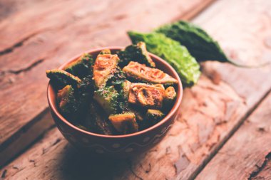 Karela Achar / acı kabak turşu, popüler Hint tarifi