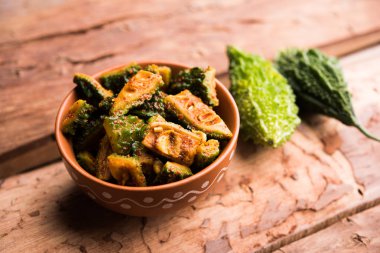 Karela Achar / acı kabak turşu, popüler Hint tarifi