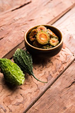 Karela Achar / acı kabak turşu, popüler Hint tarifi