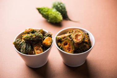 Karela Achar / acı kabak turşu, popüler Hint tarifi
