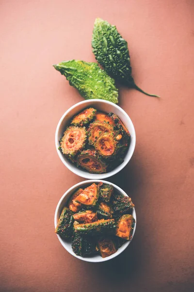 Karela Achar / acı kabak turşu, popüler Hint tarifi