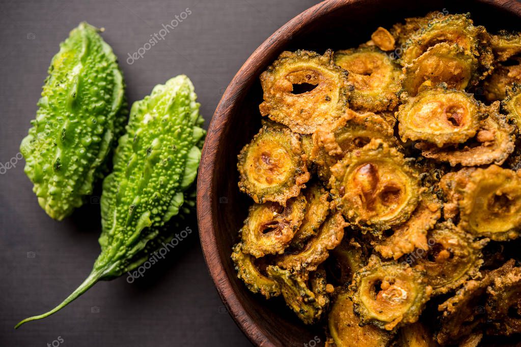 Karela Chips or Bitter Gourd Fry es una receta de bocadillos saludables