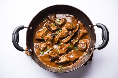 Koyun karaciğer fry veya Kaleji masala, Hindistan ve Pakistan popüler Sigara Vejetaryen yemek tarifi. Kuru veya bir kase, karahi veya plaka köri ile servis