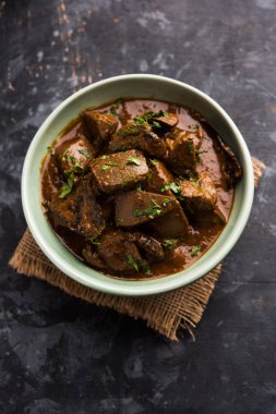 Koyun karaciğer fry veya Kaleji masala, Hindistan ve Pakistan popüler Sigara Vejetaryen yemek tarifi. Kuru veya bir kase, karahi veya plaka köri ile servis
