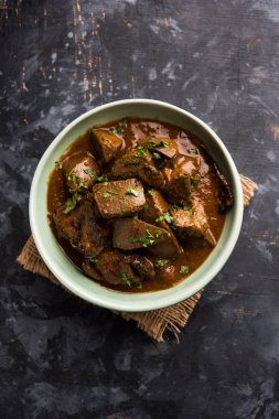 Koyun karaciğer fry veya Kaleji masala, Hindistan ve Pakistan popüler Sigara Vejetaryen yemek tarifi. Kuru veya bir kase, karahi veya plaka köri ile servis