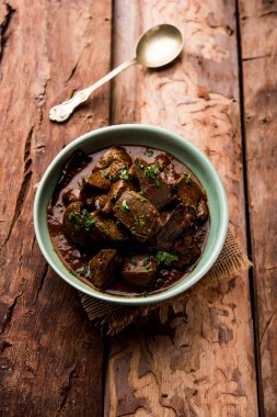 Koyun karaciğer fry veya Kaleji masala, Hindistan ve Pakistan popüler Sigara Vejetaryen yemek tarifi. Kuru veya bir kase, karahi veya plaka köri ile servis