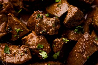 Koyun karaciğer fry veya Kaleji masala, Hindistan ve Pakistan popüler Sigara Vejetaryen yemek tarifi. Kuru veya bir kase, karahi veya plaka köri ile servis