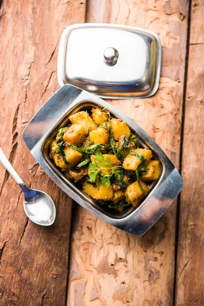 Aloo Palak Sabzi Kartoffel Mit Spinat Und Gewürzen Gekocht Ein — Stockfoto