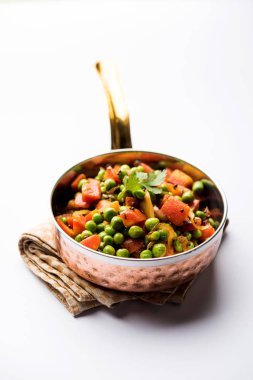 Havuç yeşil bezelye sabzi / Gajar Mutter sabji