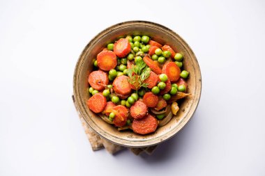 Havuç yeşil bezelye sabzi / Gajar Mutter sabji